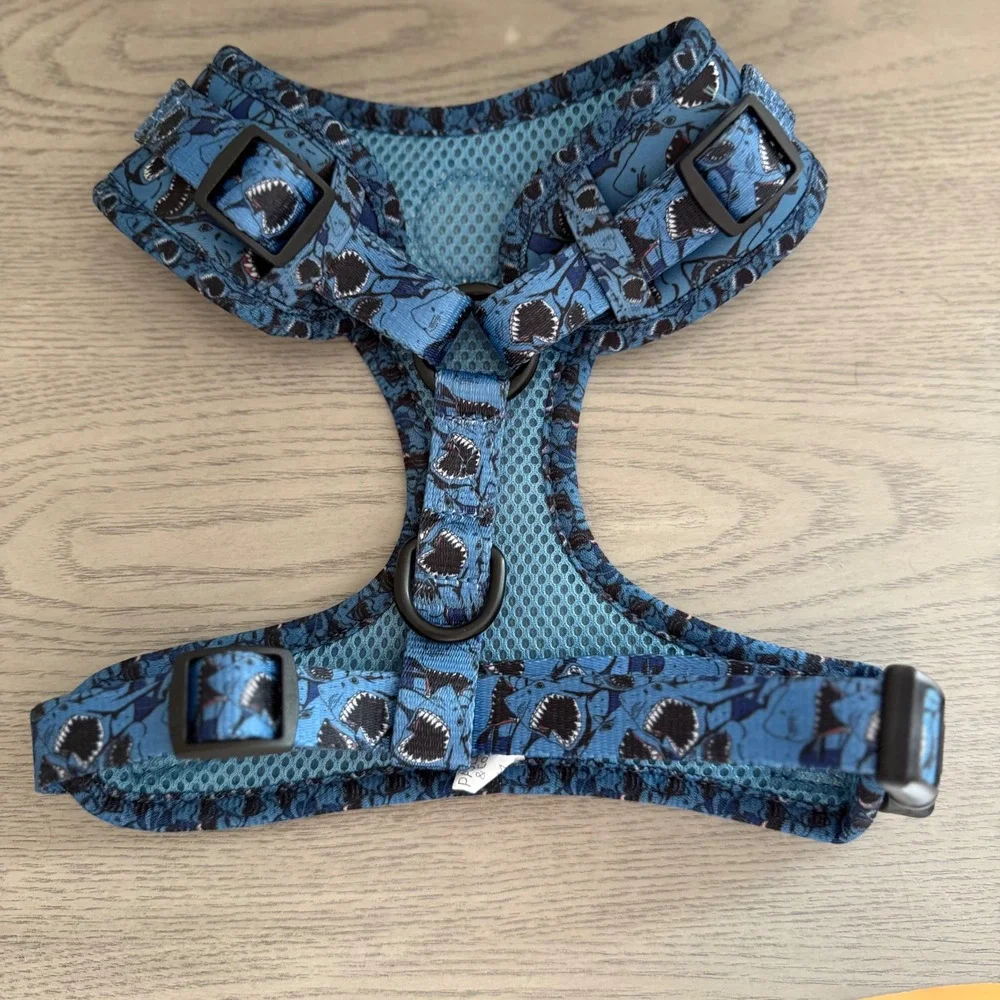 Pablo‎ & Co. Adjustable Dog Harness Size M Shark Attack Blue Print